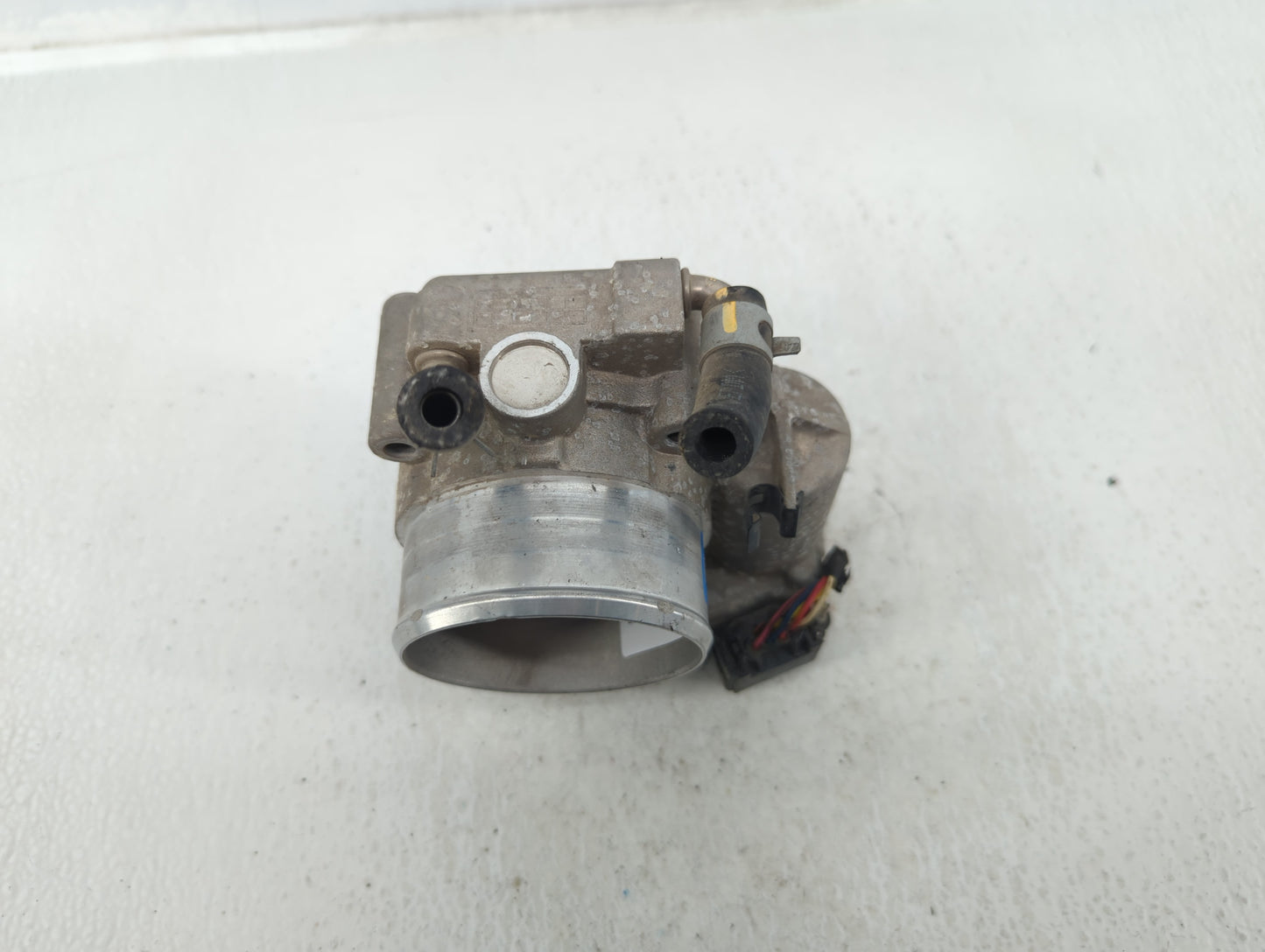 2015-2019 Hyundai Sonata Throttle Body P/N:35100-2G600 Fits Fits 2015 2016 2017 2018 2019 2020 2021 OEM Used Auto Parts - Oe
