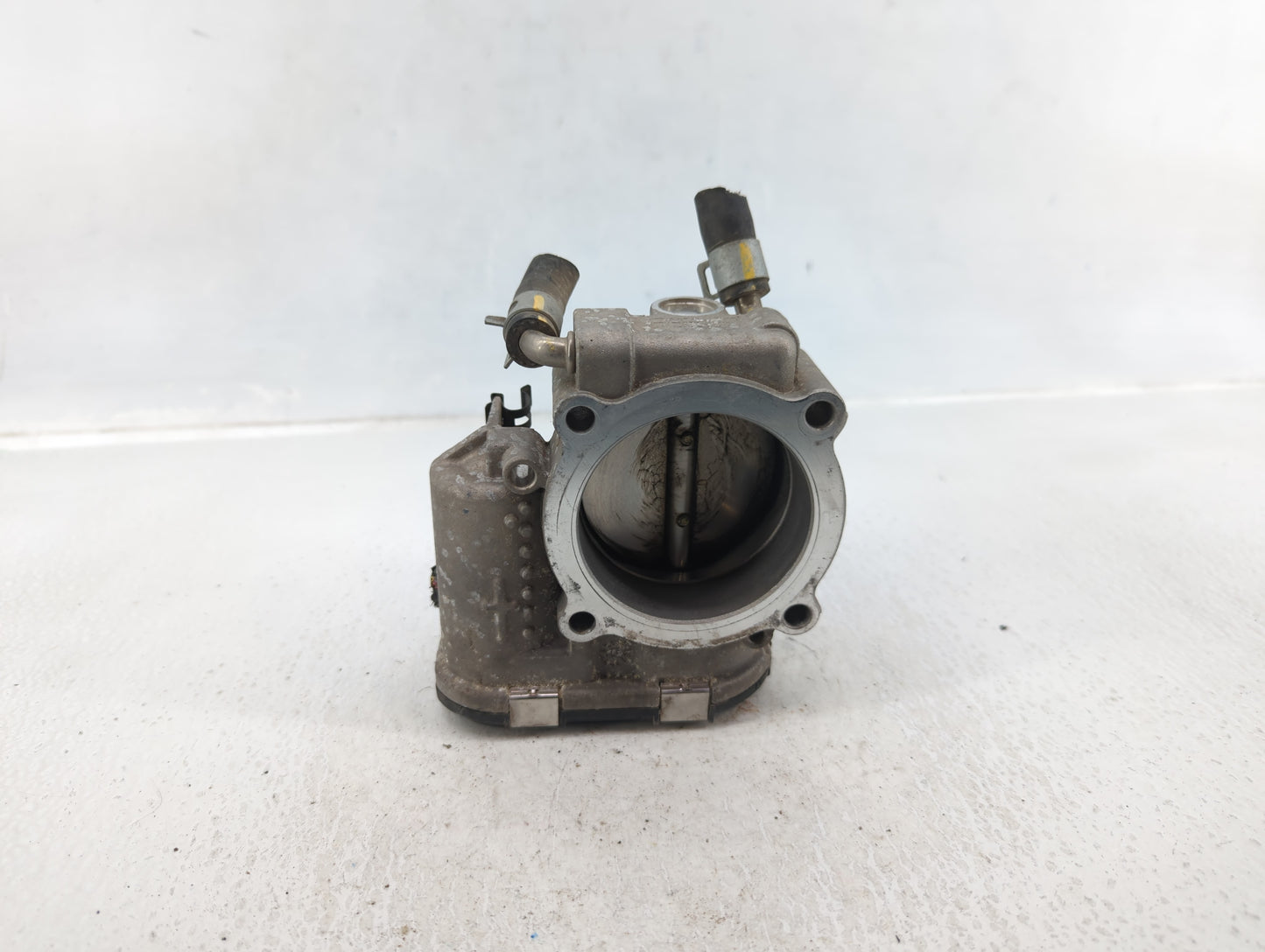 2015-2019 Hyundai Sonata Throttle Body P/N:35100-2G600 Fits Fits 2015 2016 2017 2018 2019 2020 2021 OEM Used Auto Parts - Oe