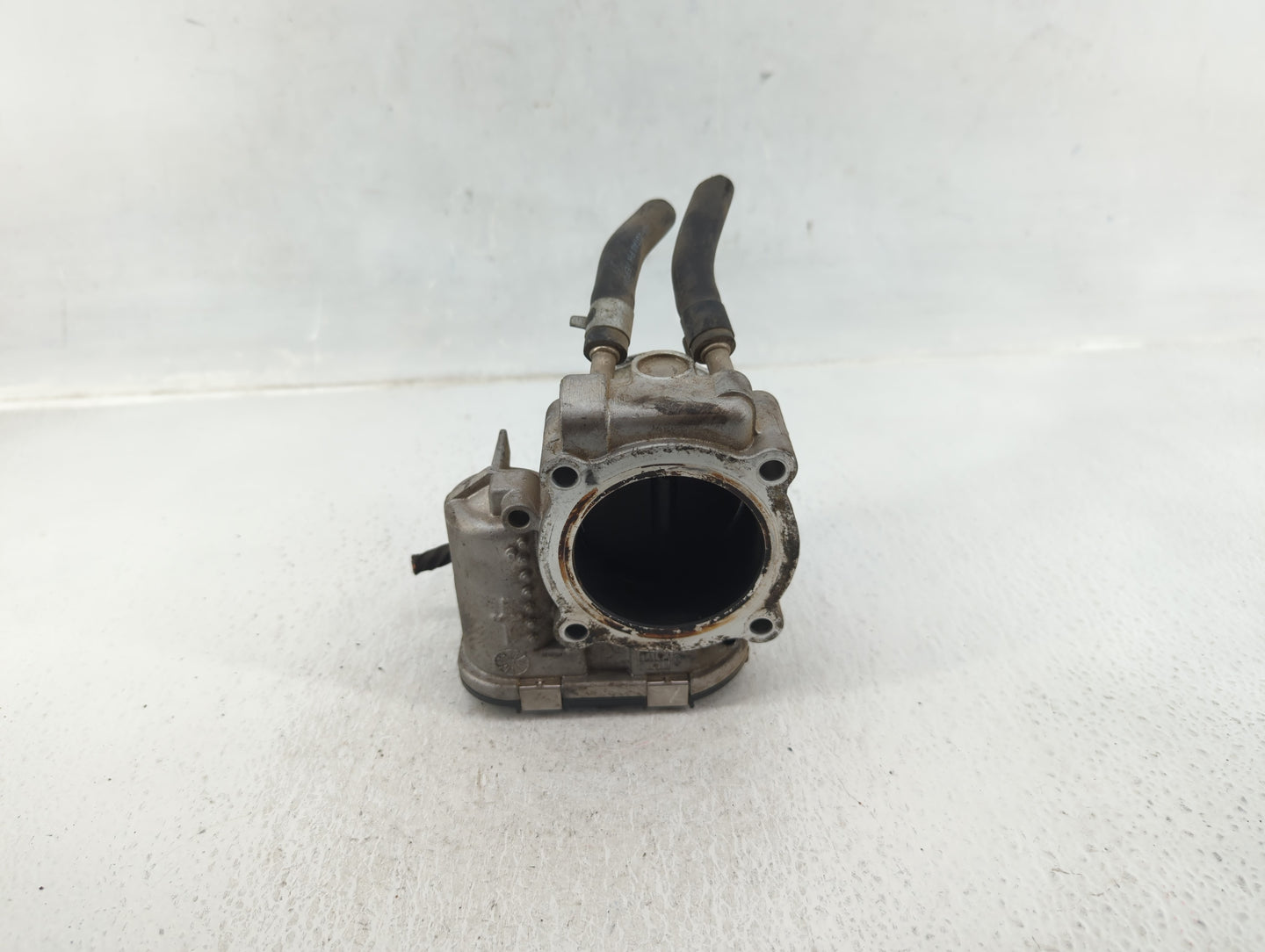 2015-2019 Hyundai Sonata Throttle Body P/N:35100-2G610 Fits Fits 2015 2016 2017 2018 2019 2020 2021 OEM Used Auto Parts - Oe