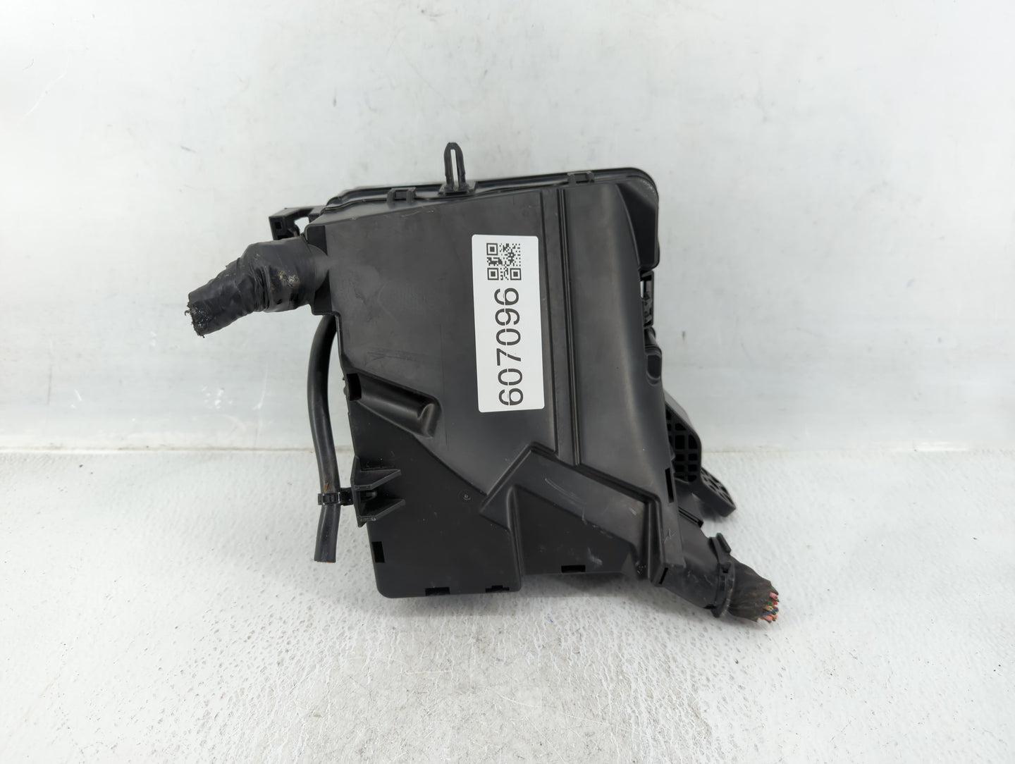 2015 Hyundai Sonata Fusebox Fuse Box Panel Relay Module P/N:6423-0102-7-000 Fits OEM Used Auto Parts - Oemusedautoparts1.com