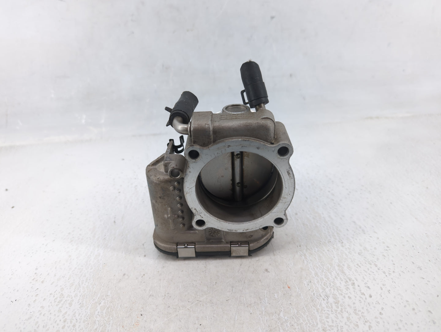 2015-2019 Hyundai Sonata Throttle Body P/N:35100-2G600 Fits Fits 2015 2016 2017 2018 2019 2020 2021 OEM Used Auto Parts - Oe