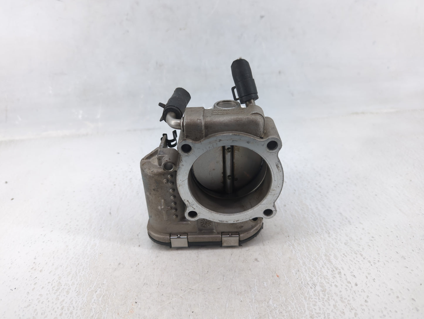 2015-2019 Hyundai Sonata Throttle Body P/N:35100-2G600 Fits Fits 2015 2016 2017 2018 2019 2020 2021 OEM Used Auto Parts - Oe