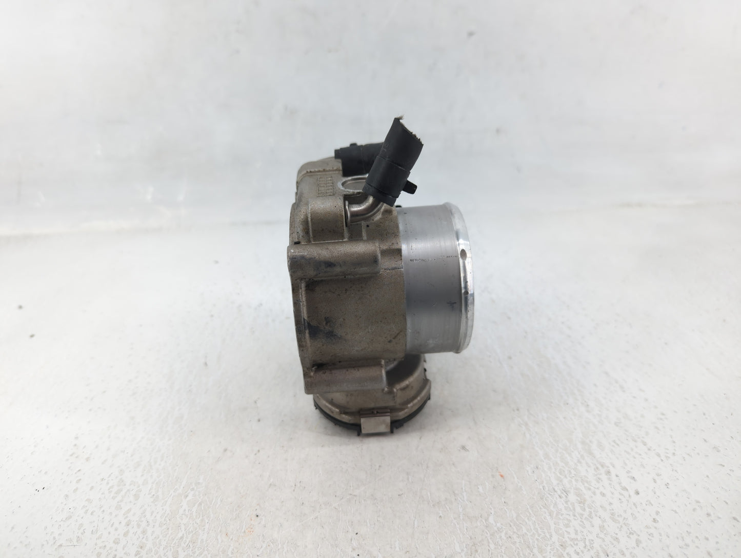 2015-2019 Hyundai Sonata Throttle Body P/N:35100-2G600 Fits Fits 2015 2016 2017 2018 2019 2020 2021 OEM Used Auto Parts - Oe