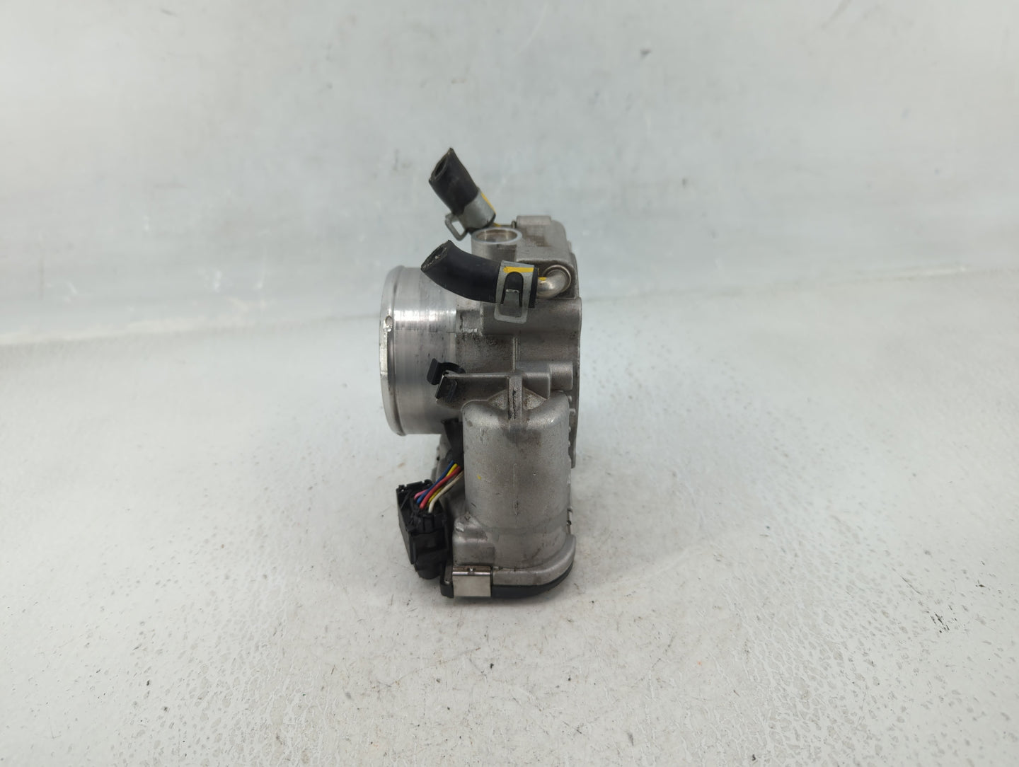 2015-2019 Hyundai Sonata Throttle Body P/N:35100-2G600 Fits Fits 2015 2016 2017 2018 2019 2020 2021 OEM Used Auto Parts - Oe