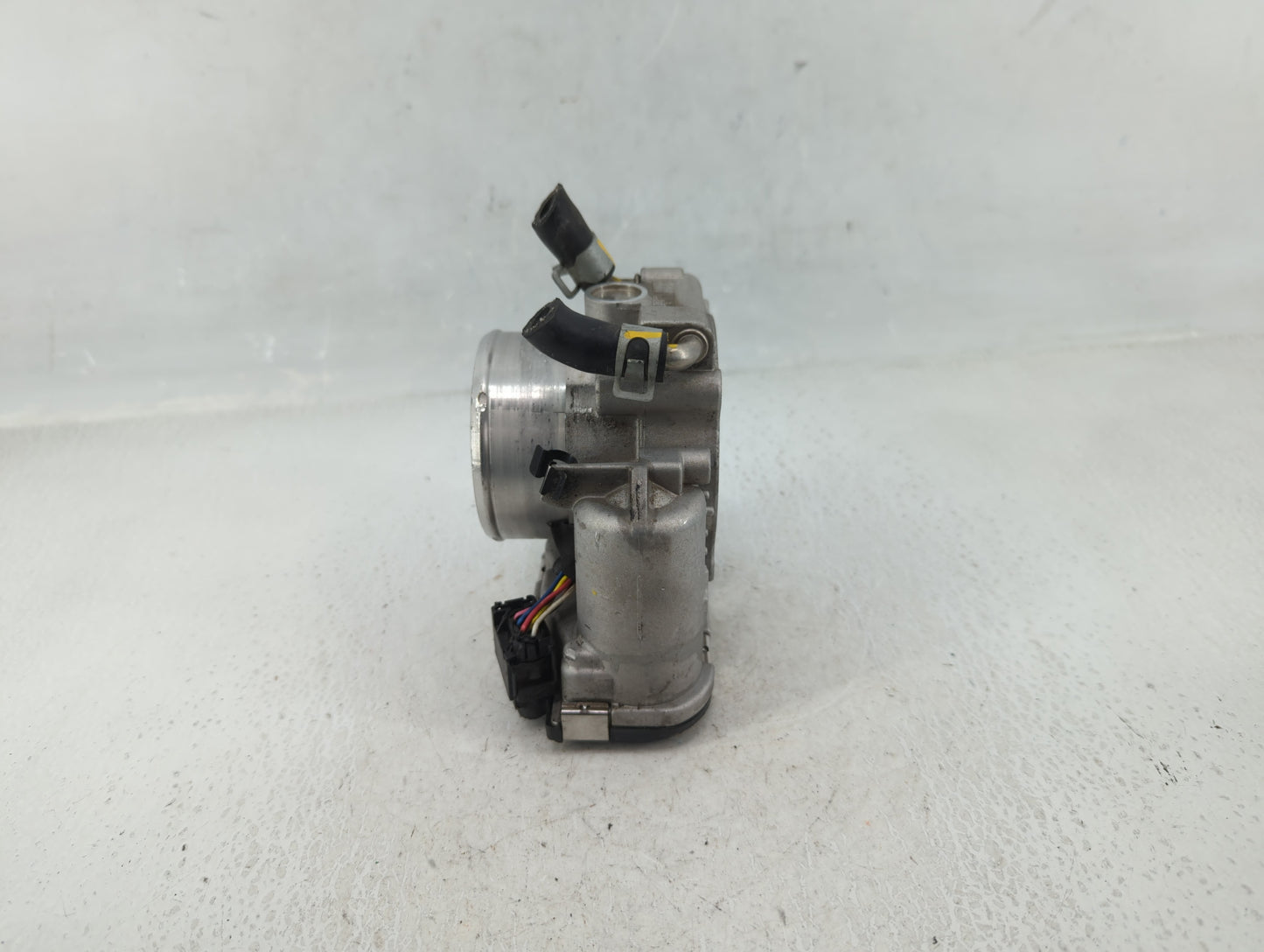 2015-2019 Hyundai Sonata Throttle Body P/N:35100-2G600 Fits Fits 2015 2016 2017 2018 2019 2020 2021 OEM Used Auto Parts - Oe