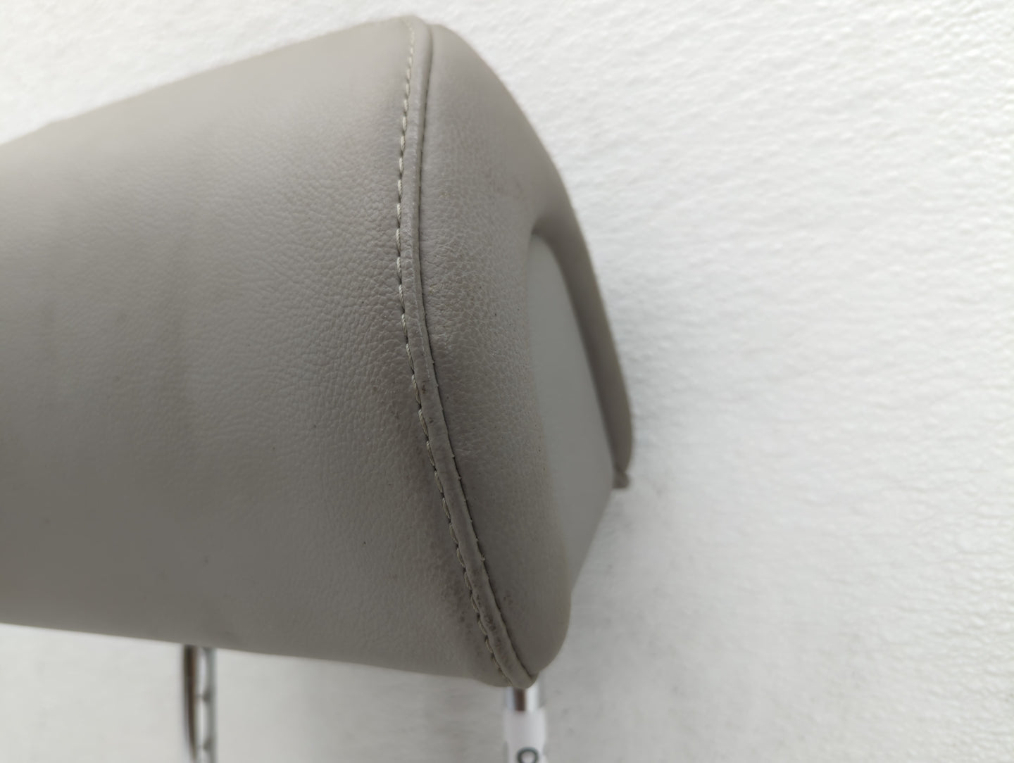 2015 Hyundai Sonata Headrest Head Rest Front Driver Passenger Seat Fits OEM Used Auto Parts - Oemusedautoparts1.com