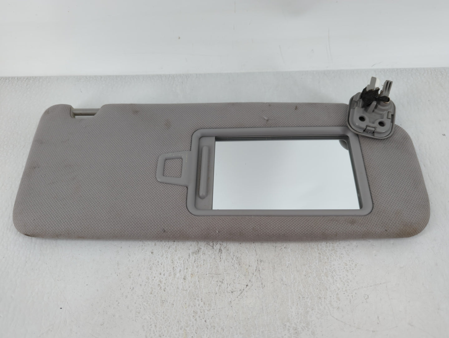 2015-2019 Hyundai Sonata Sun Visor Shade Replacement Passenger Right Mirror Fits Fits 2015 2016 2017 2018 2019 OEM Used Auto