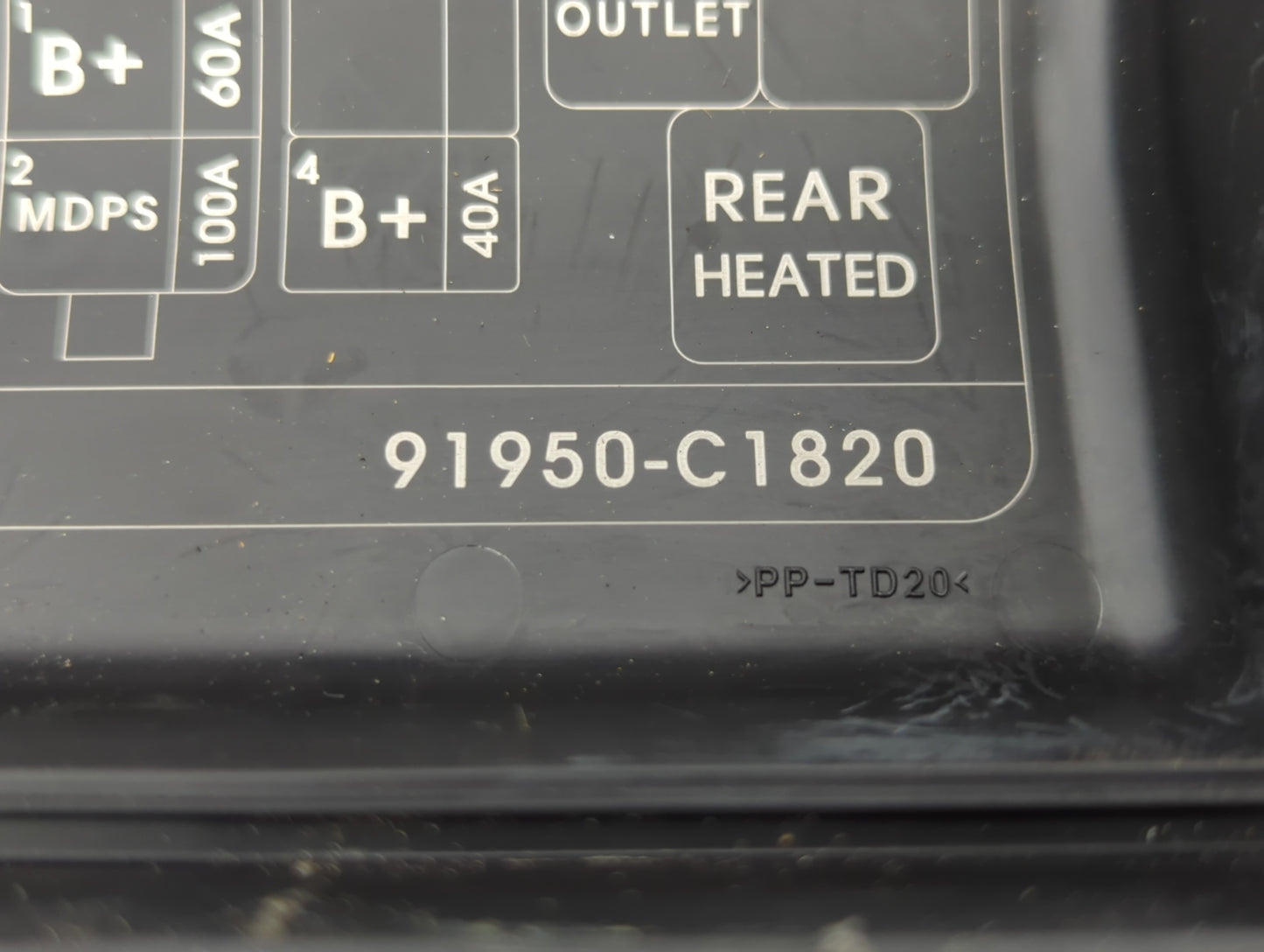 2015 Hyundai Sonata Fusebox Fuse Box Panel Relay Module P/N:91950-C1820 Fits OEM Used Auto Parts - Oemusedautoparts1.com
