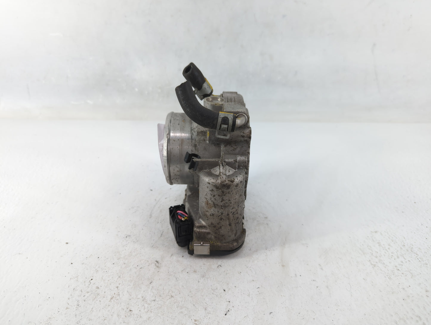 2015-2019 Hyundai Sonata Throttle Body P/N:35100-2G600 Fits Fits 2015 2016 2017 2018 2019 2020 2021 OEM Used Auto Parts - Oe