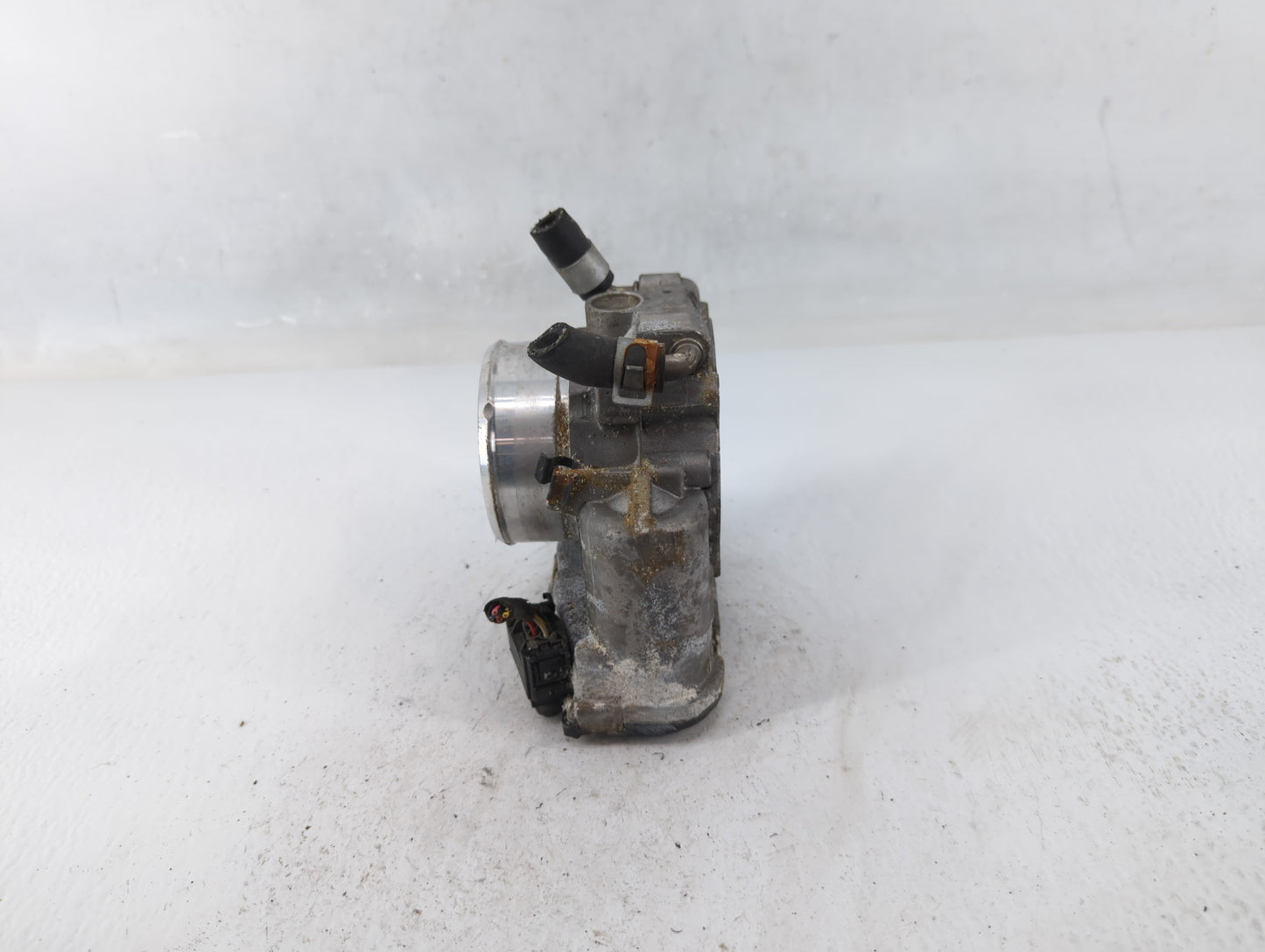 2015-2019 Hyundai Sonata Throttle Body P/N:35100-2G600 Fits Fits 2015 2016 2017 2018 2019 2020 2021 OEM Used Auto Parts - Oe