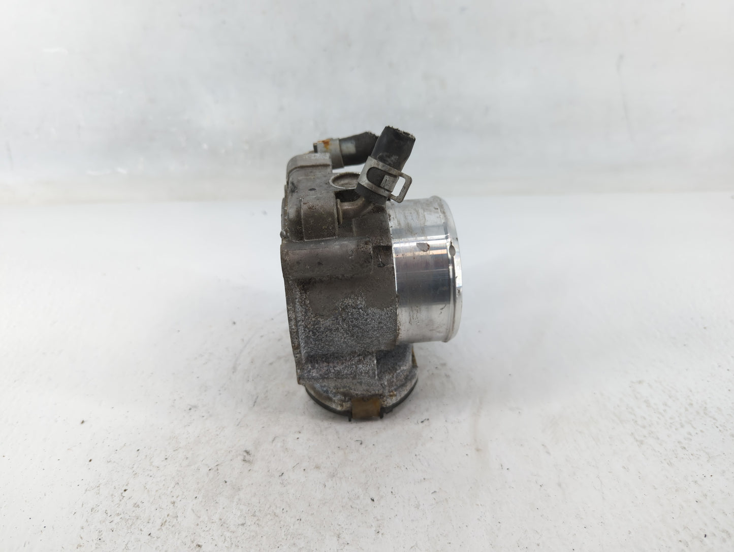 2015-2019 Hyundai Sonata Throttle Body P/N:35100-2G600 Fits Fits 2015 2016 2017 2018 2019 2020 2021 OEM Used Auto Parts - Oe