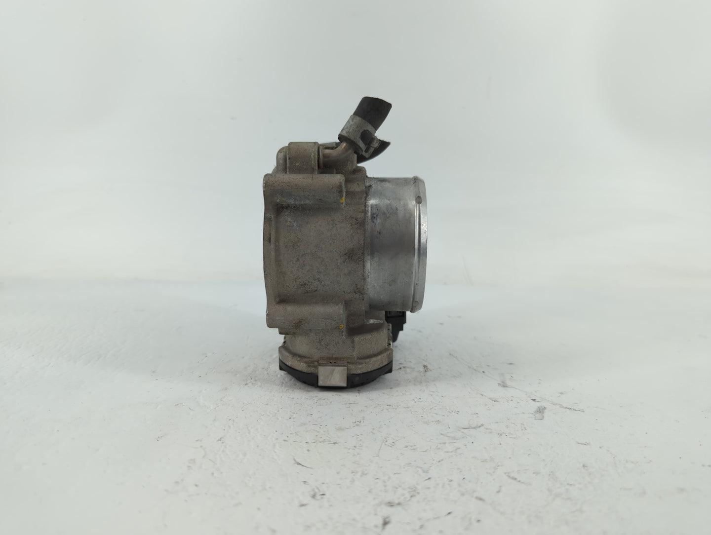 2015-2019 Hyundai Sonata Throttle Body P/N:0 280 750 618 35100-2G600 Fits Fits 2015 2016 2017 2018 2019 2020 2021 OEM Used A