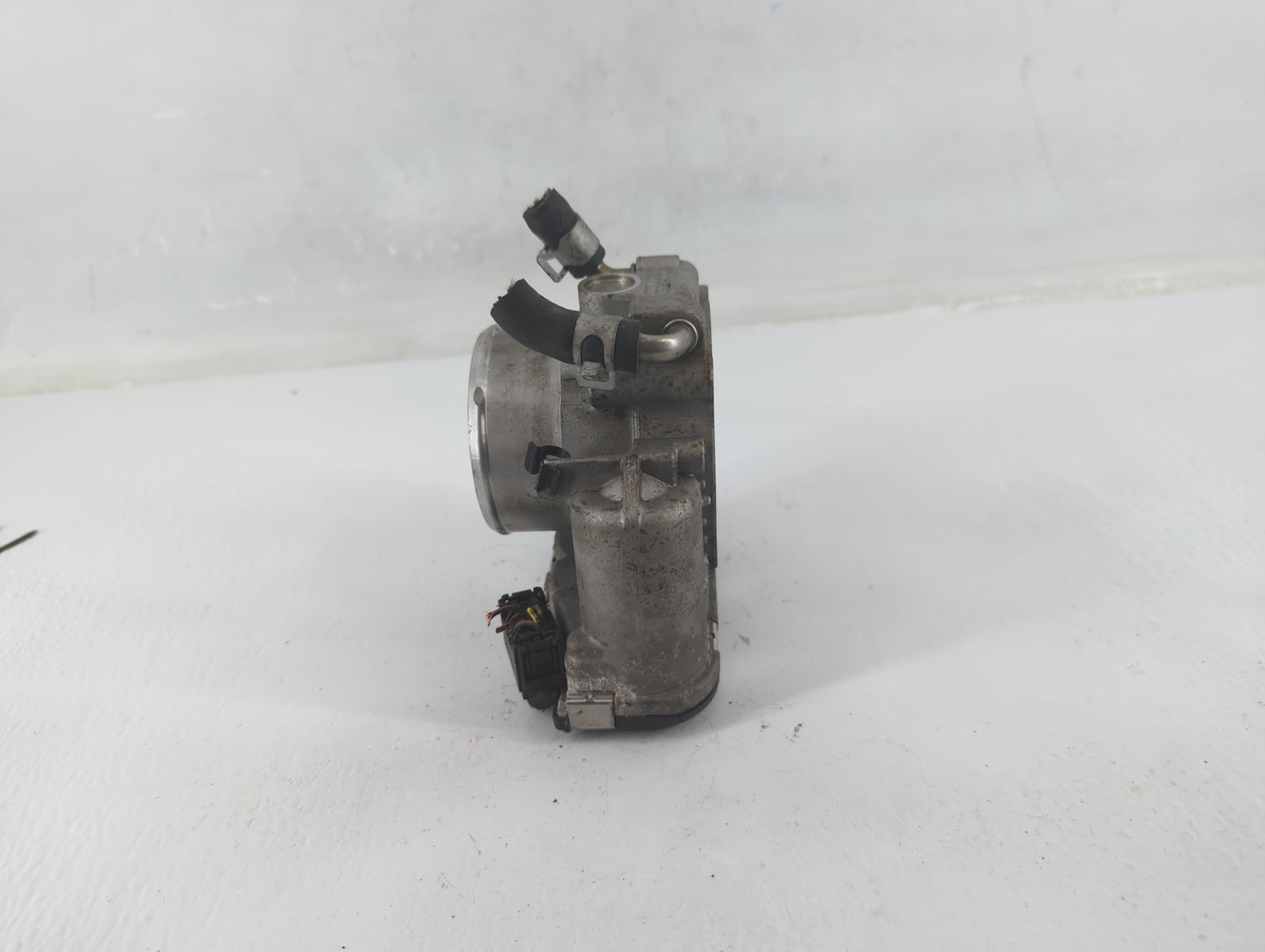 2015-2019 Hyundai Sonata Throttle Body P/N:35100-2G600 Fits Fits 2015 2016 2017 2018 2019 2020 2021 OEM Used Auto Parts - Oe