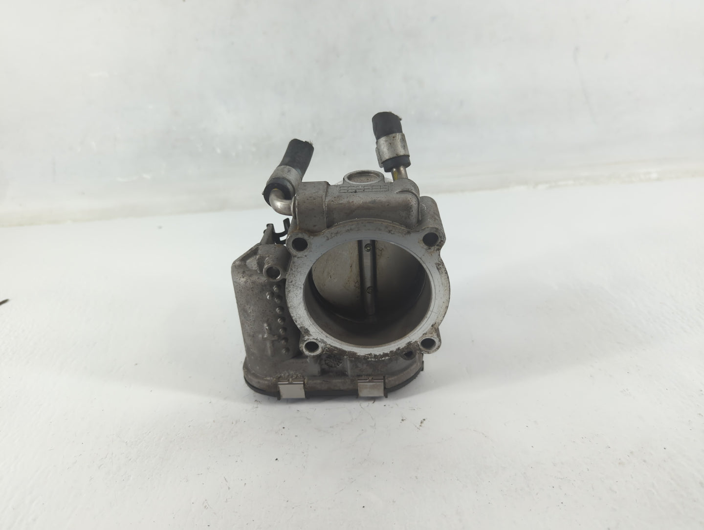 2015-2019 Hyundai Sonata Throttle Body P/N:35100-2G600 Fits Fits 2015 2016 2017 2018 2019 2020 2021 OEM Used Auto Parts - Oe