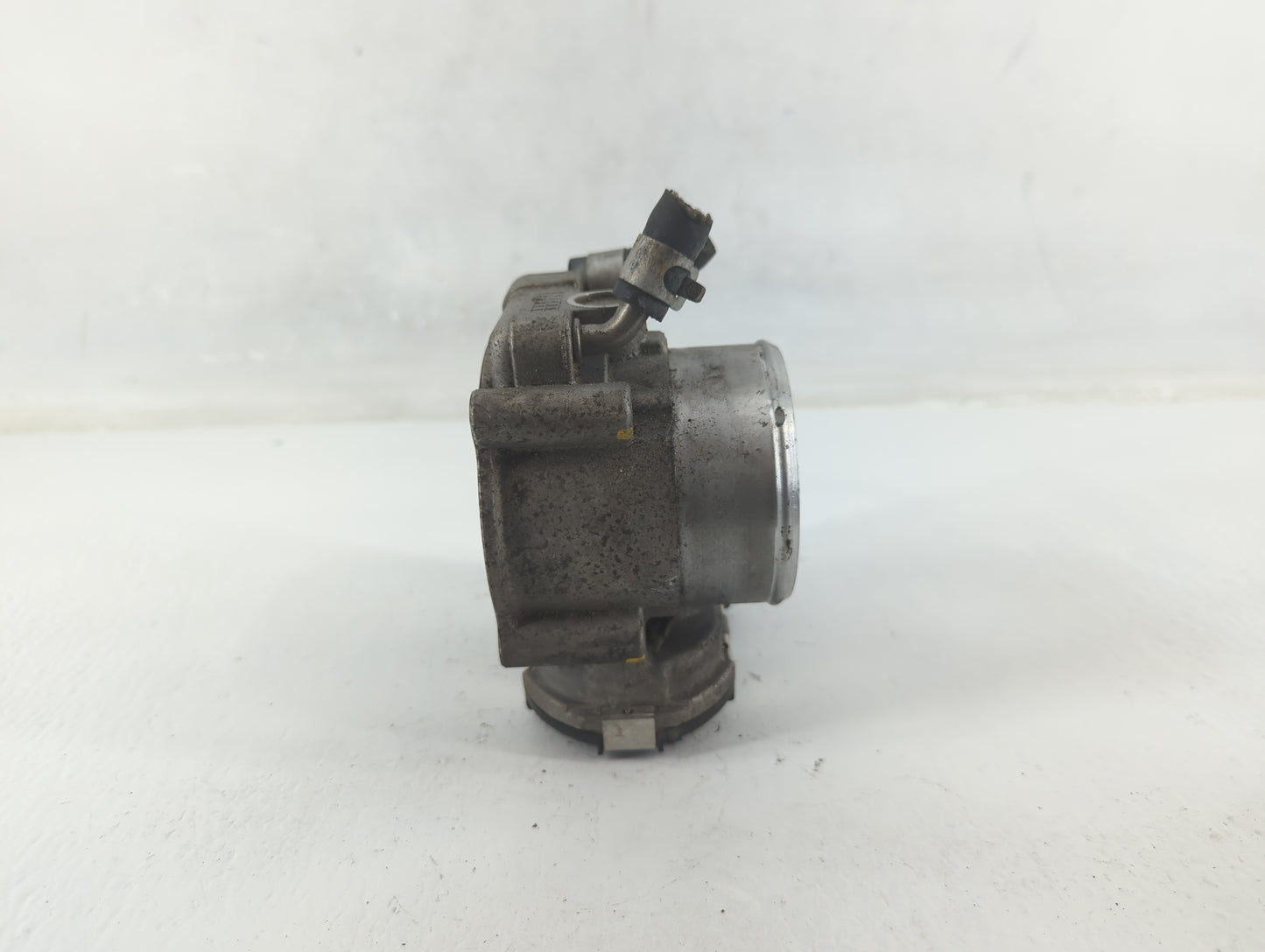 2015-2019 Hyundai Sonata Throttle Body P/N:35100-2G600 Fits Fits 2015 2016 2017 2018 2019 2020 2021 OEM Used Auto Parts - Oe