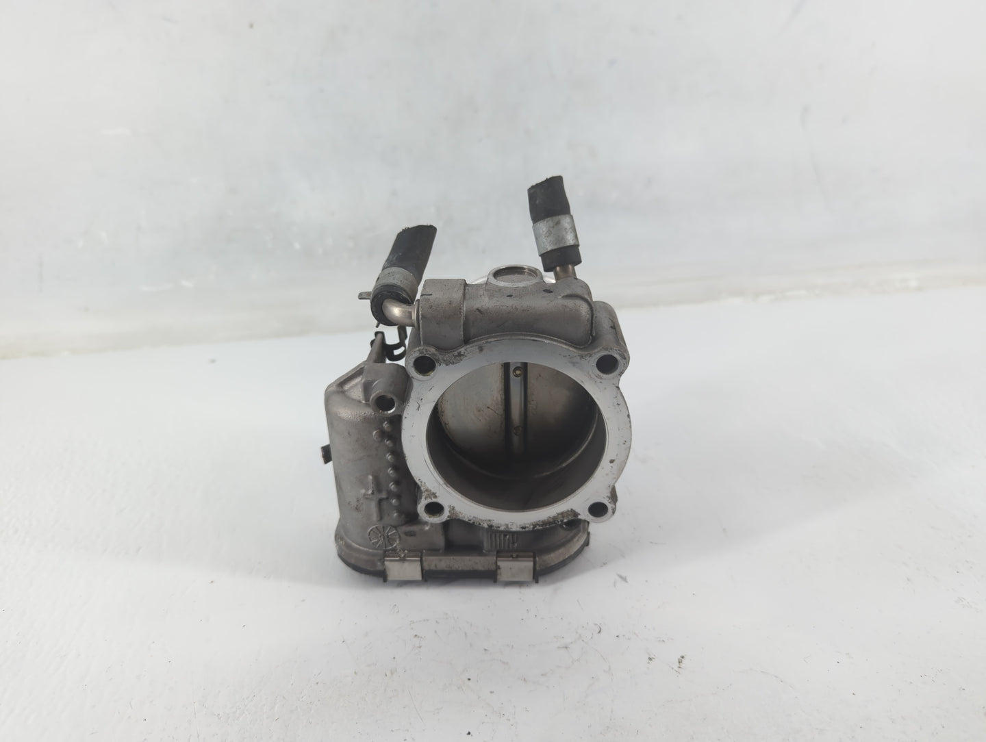 2015-2019 Hyundai Sonata Throttle Body P/N:35100-2G600 Fits Fits 2015 2016 2017 2018 2019 2020 2021 OEM Used Auto Parts - Oe