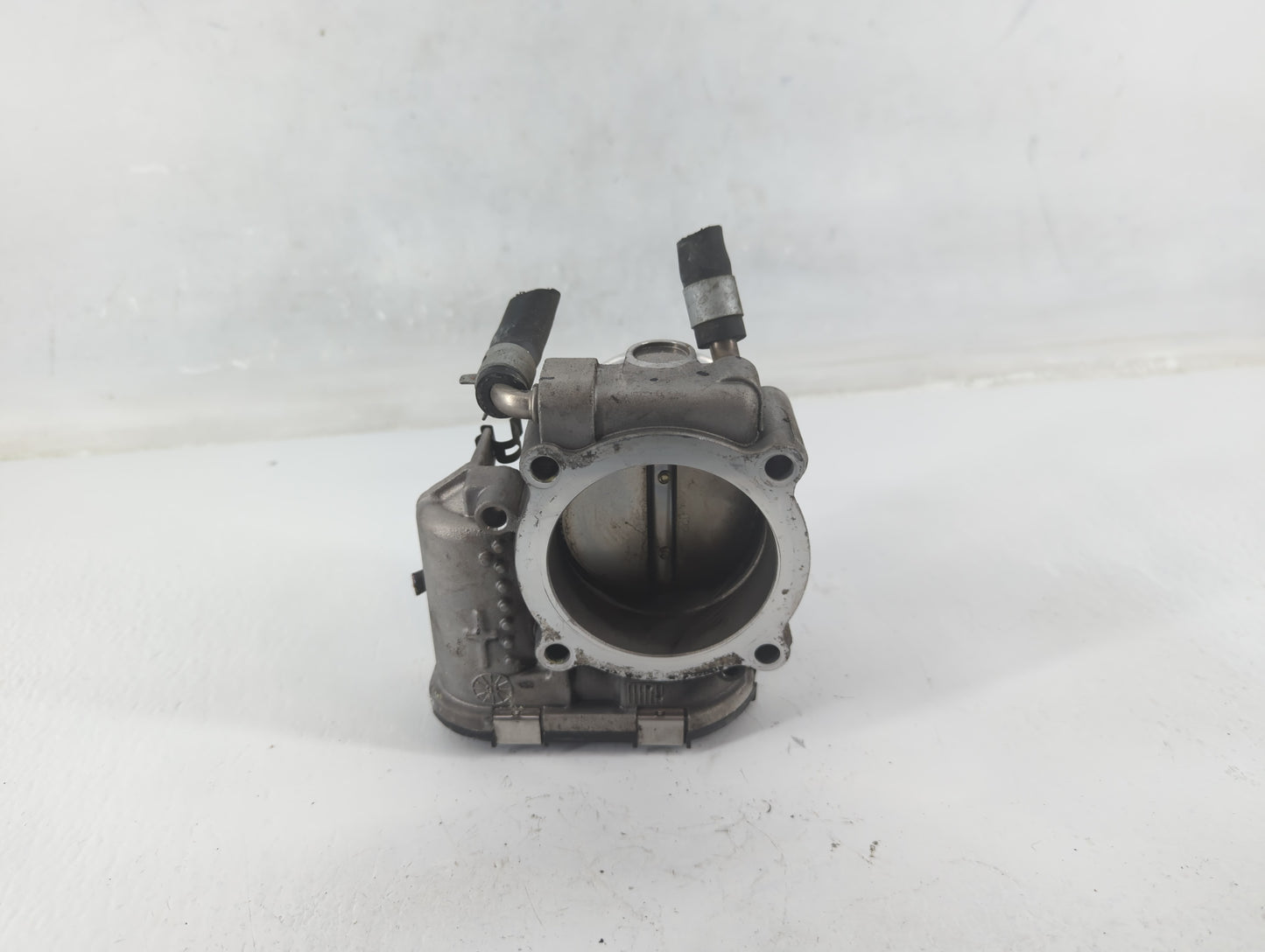 2015-2019 Hyundai Sonata Throttle Body P/N:35100-2G600 Fits Fits 2015 2016 2017 2018 2019 2020 2021 OEM Used Auto Parts - Oe