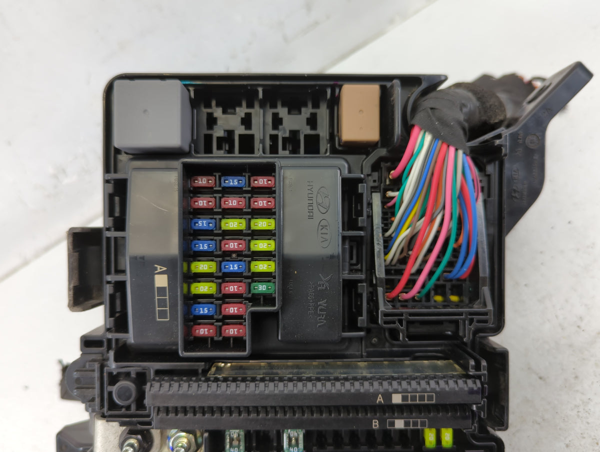 2015 Hyundai Sonata Fusebox Fuse Box Panel Relay Module P/N:91850C2010 Fits OEM Used Auto Parts - Oemusedautoparts1.com
