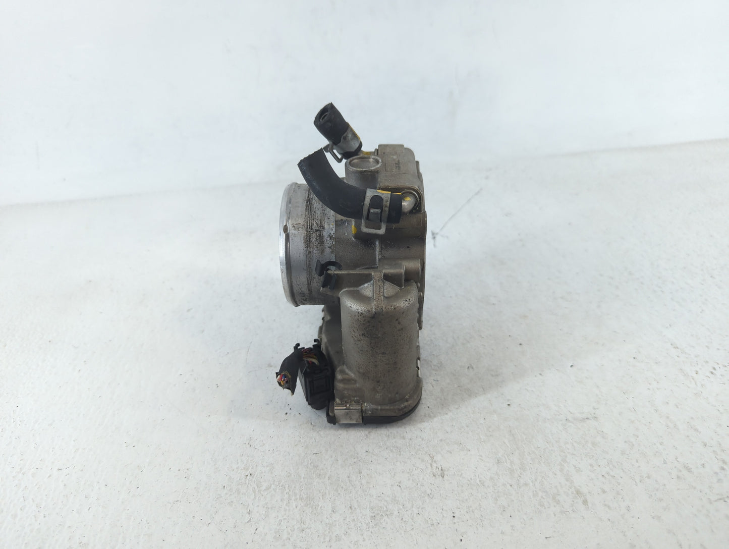 2015-2019 Hyundai Sonata Throttle Body P/N:35100-2G600 Fits Fits 2015 2016 2017 2018 2019 2020 2021 OEM Used Auto Parts - Oe