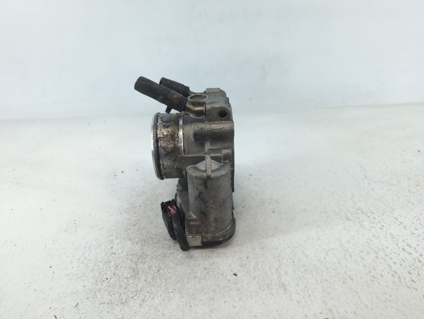 2015-2019 Hyundai Sonata Throttle Body P/N:35100-2G610 Fits Fits 2015 2016 2017 2018 2019 2020 2021 OEM Used Auto Parts - Oe