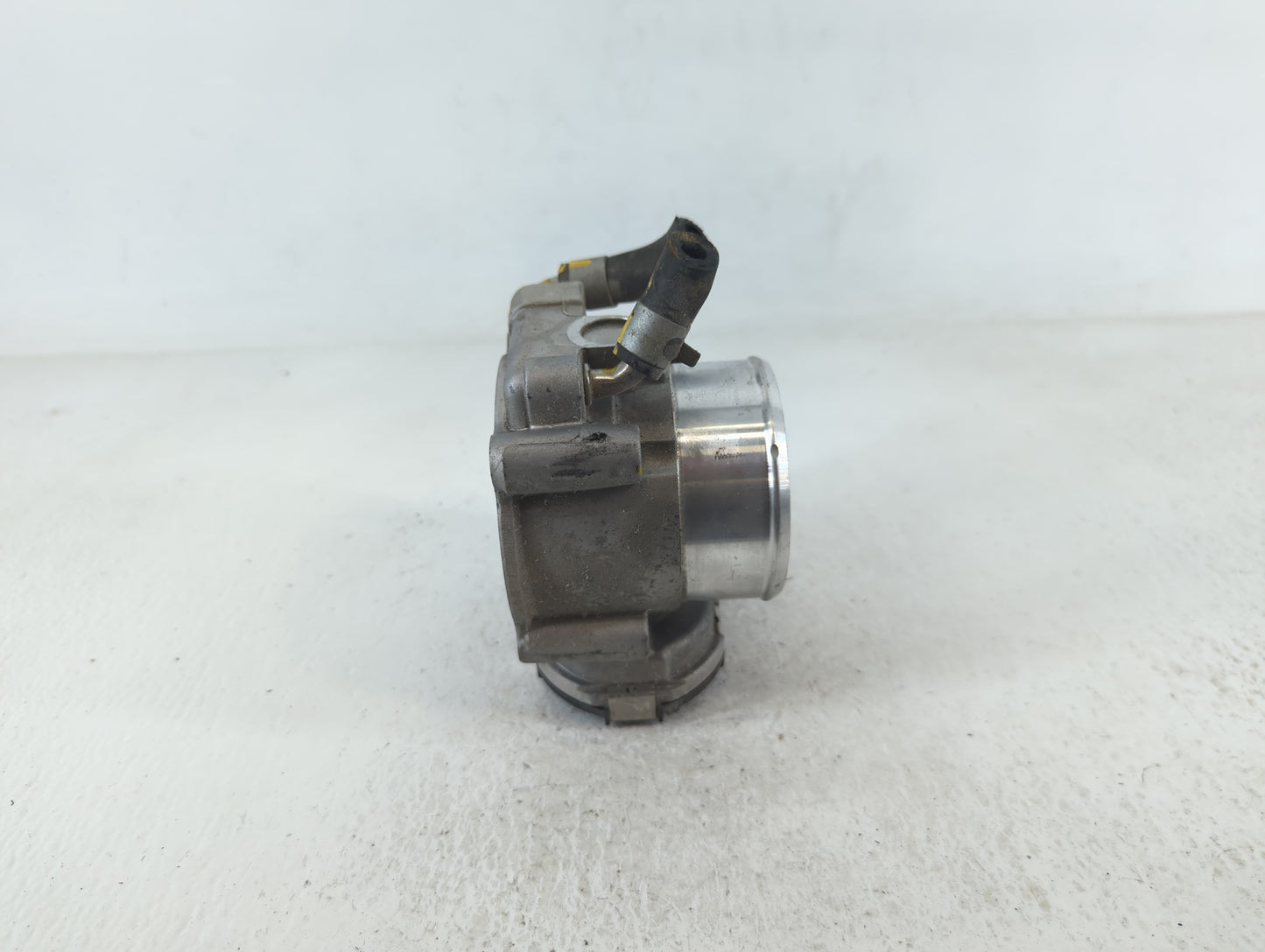 2015-2019 Hyundai Sonata Throttle Body P/N:35100-2G600 Fits Fits 2015 2016 2017 2018 2019 2020 2021 OEM Used Auto Parts - Oe