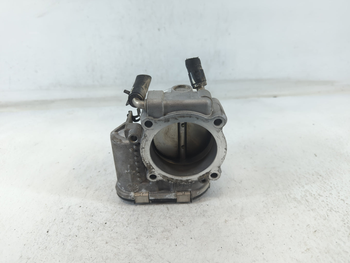 2015-2019 Hyundai Sonata Throttle Body P/N:35100-2G600 Fits Fits 2015 2016 2017 2018 2019 2020 2021 OEM Used Auto Parts - Oe