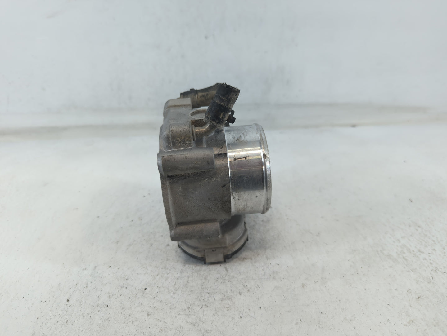 2015-2019 Hyundai Sonata Throttle Body P/N:35100-2G600 Fits Fits 2015 2016 2017 2018 2019 2020 2021 OEM Used Auto Parts - Oe