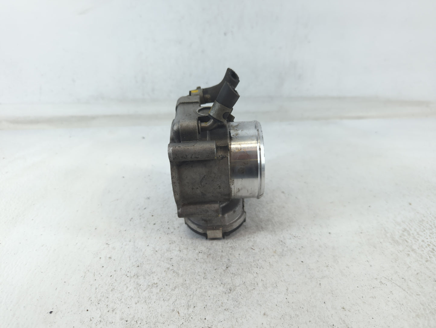 2015-2019 Hyundai Sonata Throttle Body P/N:35100-2G600 Fits Fits 2015 2016 2017 2018 2019 2020 2021 OEM Used Auto Parts - Oe