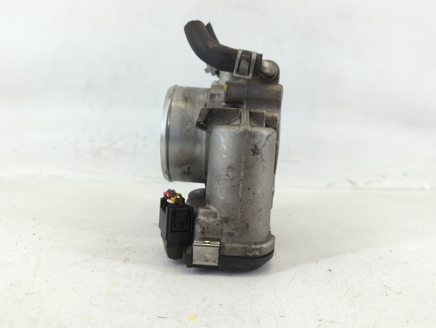 2015-2019 Hyundai Sonata Throttle Body P/N:35100-2G600 Fits Fits 2015 2016 2017 2018 2019 2020 2021 OEM Used Auto Parts - Oe