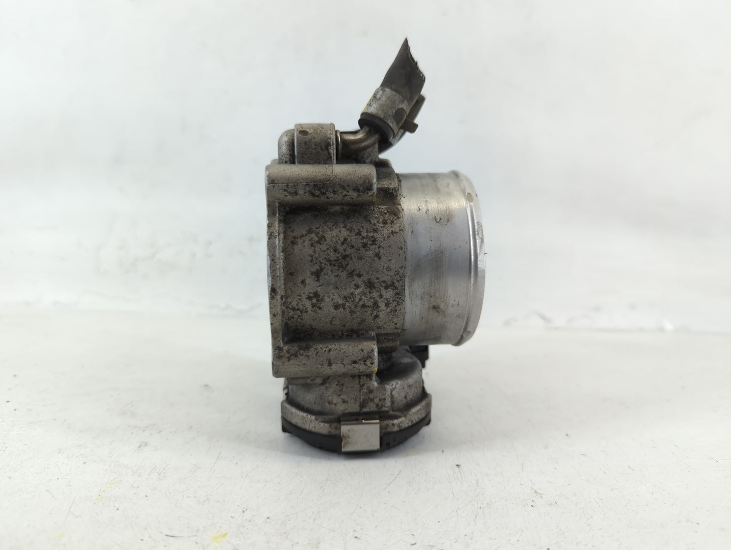 2015-2019 Hyundai Sonata Throttle Body P/N:35100-2G600 Fits Fits 2015 2016 2017 2018 2019 2020 2021 OEM Used Auto Parts - Oe