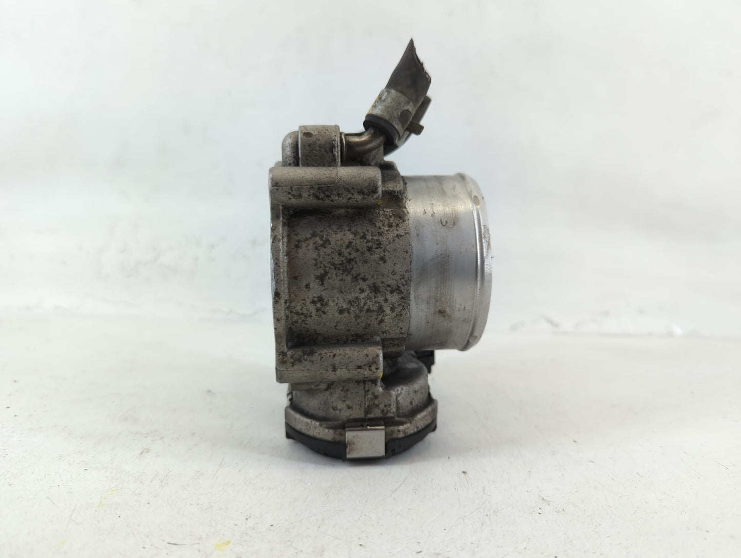 2015-2019 Hyundai Sonata Throttle Body P/N:35100-2G600 Fits Fits 2015 2016 2017 2018 2019 2020 2021 OEM Used Auto Parts - Oe