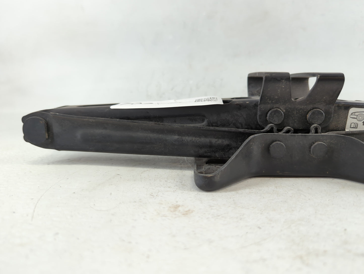 2015 Hyundai Sonata Spare Scissor Car Jack 706762 - Oemusedautoparts1.com