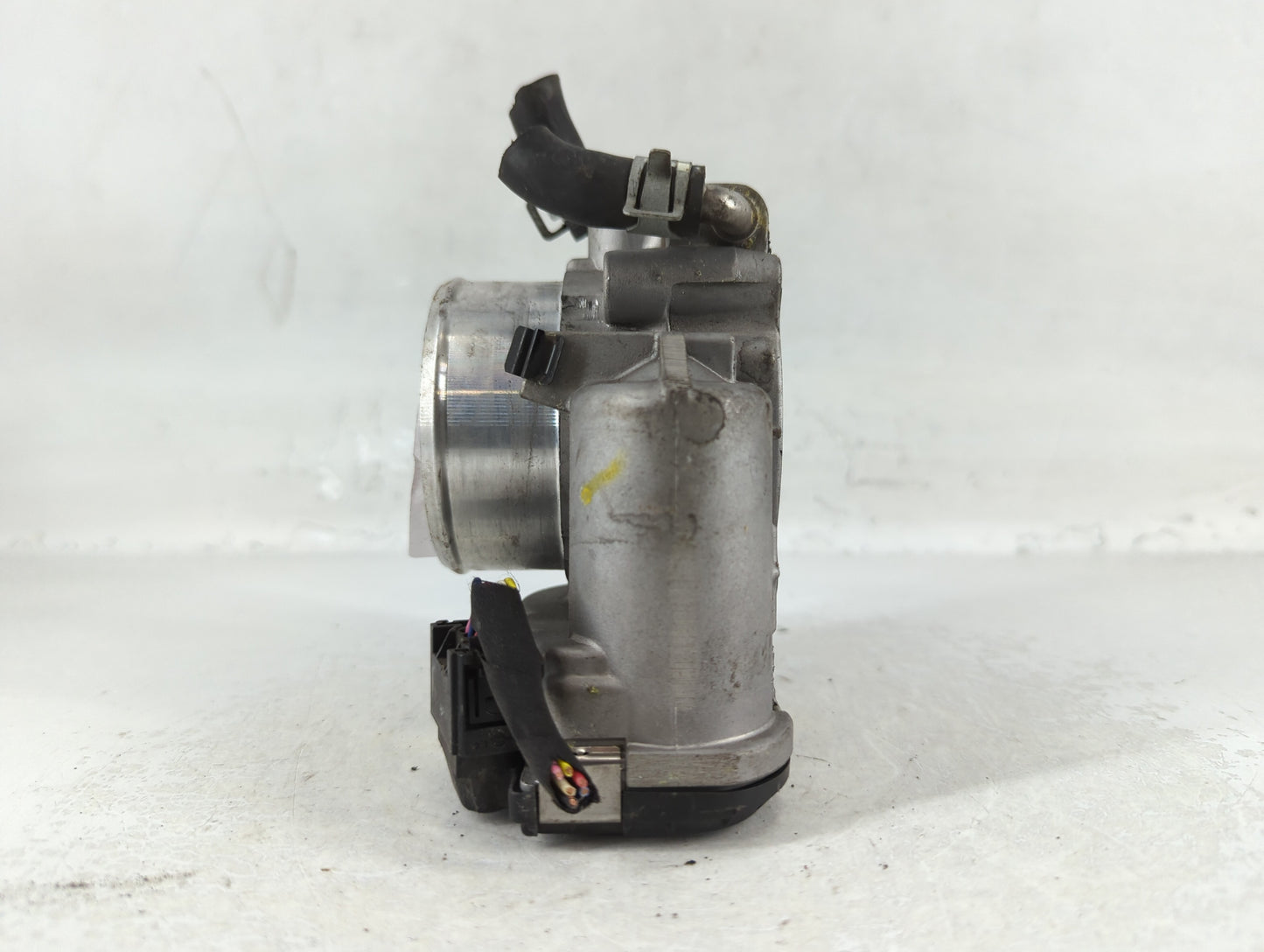2015-2019 Hyundai Sonata Throttle Body P/N:35100-2G600 Fits Fits 2015 2016 2017 2018 2019 2020 2021 OEM Used Auto Parts - Oe