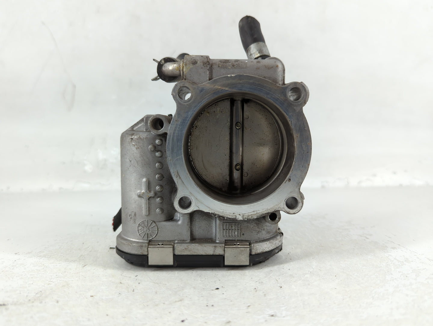 2015-2019 Hyundai Sonata Throttle Body P/N:35100-2G600 Fits Fits 2015 2016 2017 2018 2019 2020 2021 OEM Used Auto Parts - Oe