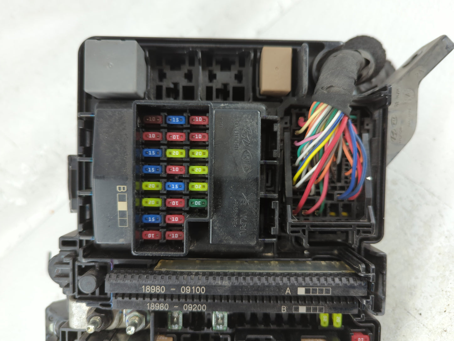 2015 Hyundai Sonata Fusebox Fuse Box Panel Relay Module P/N:6423-0102-7-000 Fits OEM Used Auto Parts - Oemusedautoparts1.com