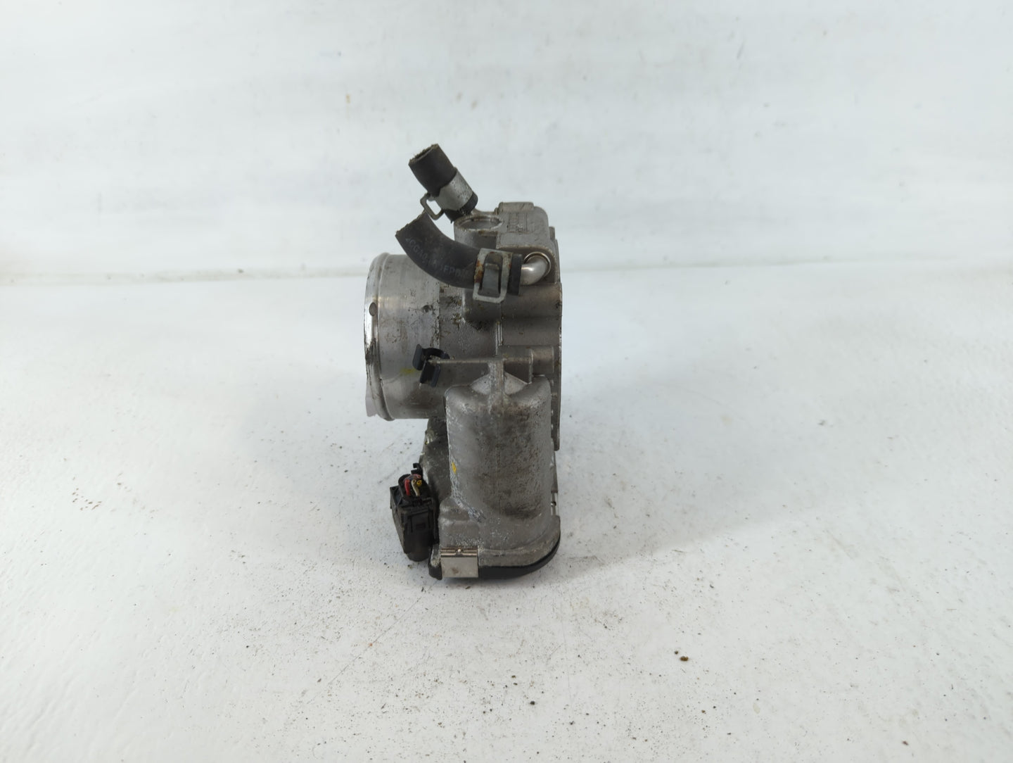 2015-2019 Hyundai Sonata Throttle Body P/N:35100-2G600 Fits Fits 2015 2016 2017 2018 2019 2020 2021 OEM Used Auto Parts - Oe