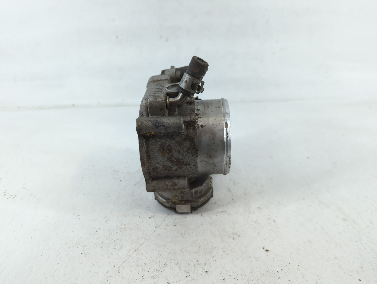 2015-2019 Hyundai Sonata Throttle Body P/N:35100-2G600 Fits Fits 2015 2016 2017 2018 2019 2020 2021 OEM Used Auto Parts - Oe