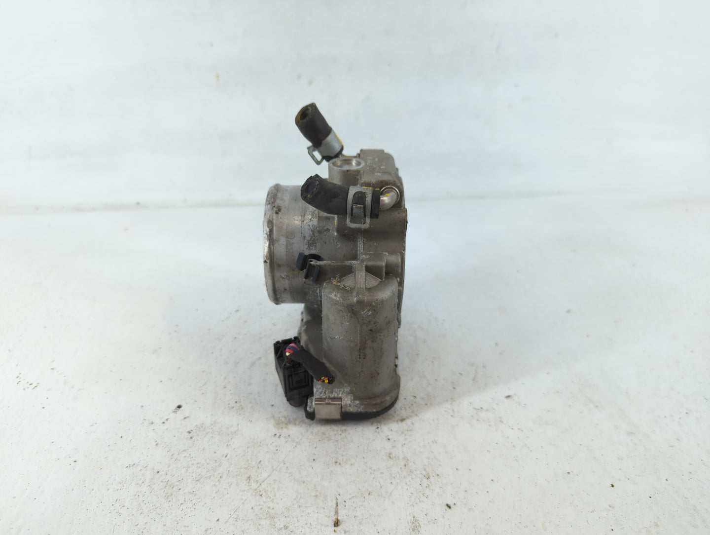 2015-2019 Hyundai Sonata Throttle Body P/N:35100-2G600 Fits Fits 2015 2016 2017 2018 2019 2020 2021 OEM Used Auto Parts - Oe