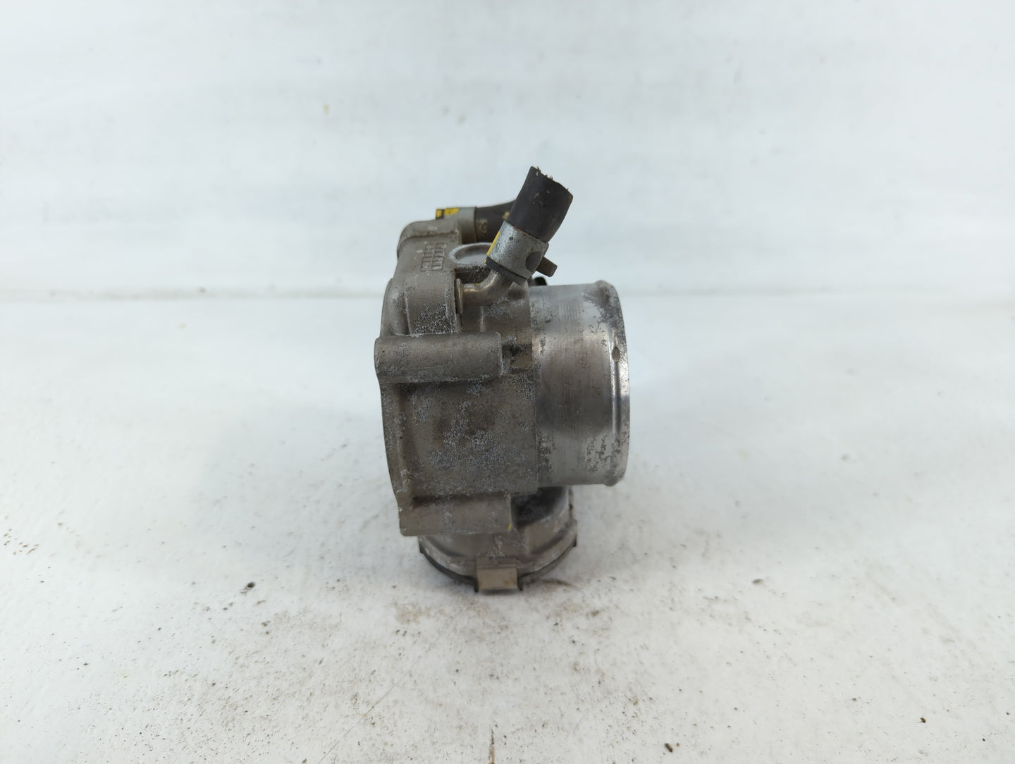 2015-2019 Hyundai Sonata Throttle Body P/N:35100-2G600 Fits Fits 2015 2016 2017 2018 2019 2020 2021 OEM Used Auto Parts - Oe