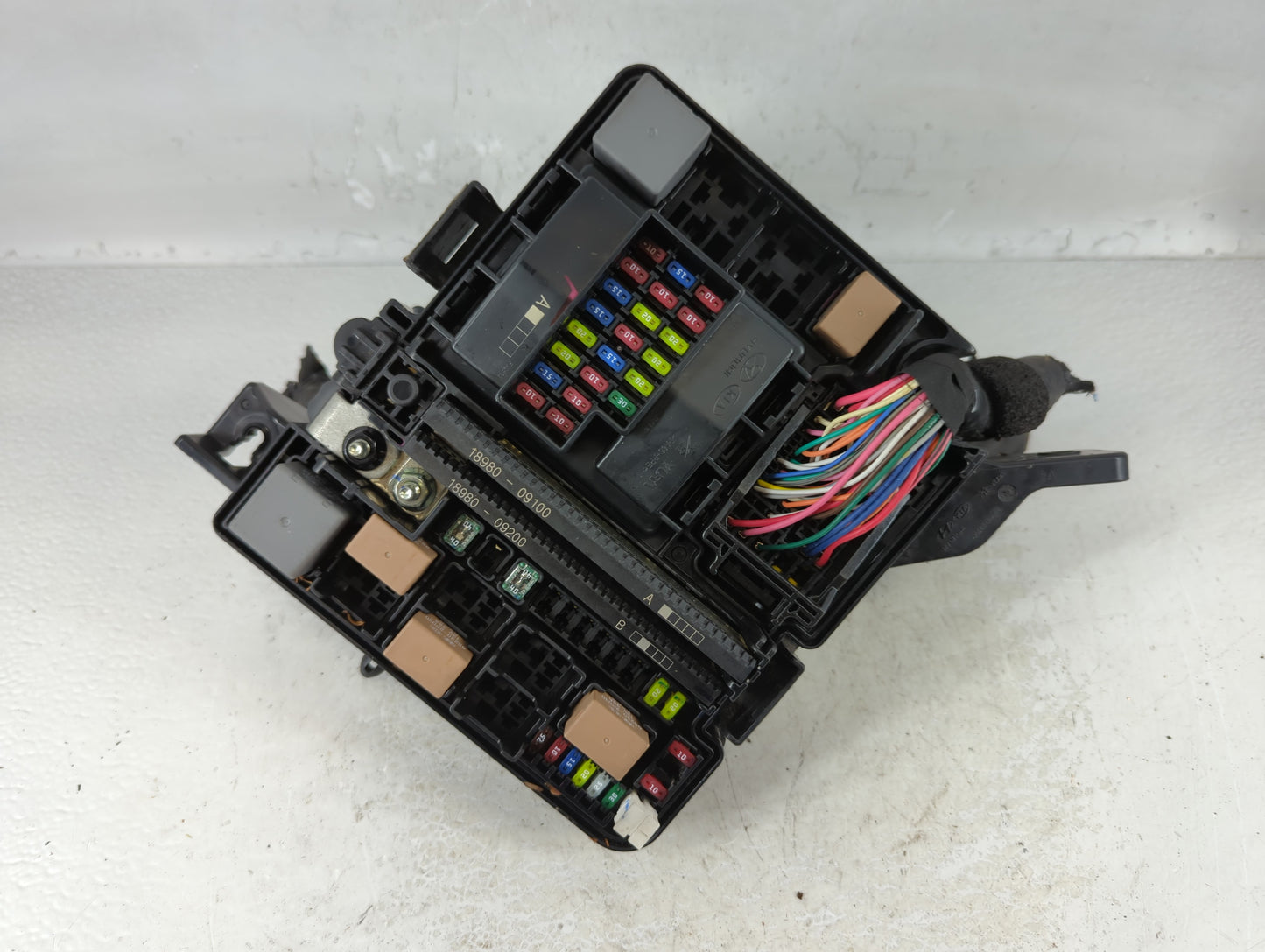 2015 Hyundai Sonata Fusebox Fuse Box Panel Relay Module P/N:VS91200C2010LA Fits OEM Used Auto Parts - Oemusedautoparts1.com