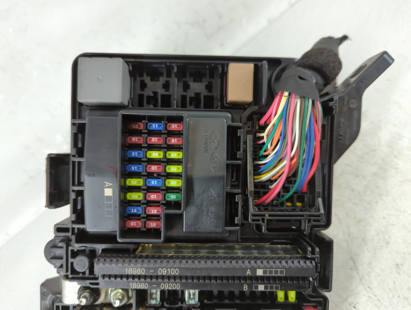 2015 Hyundai Sonata Fusebox Fuse Box Panel Relay Module P/N:VS91200C2010LA Fits OEM Used Auto Parts - Oemusedautoparts1.com