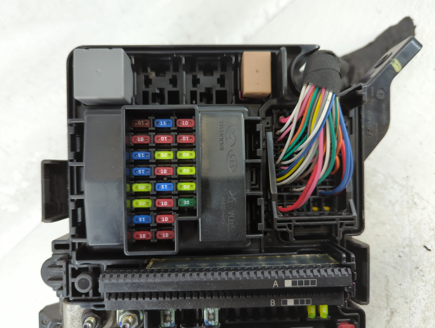 2015 Hyundai Sonata Fusebox Fuse Box Panel Relay Module P/N:6423-0102-7-000 Fits OEM Used Auto Parts - Oemusedautoparts1.com
