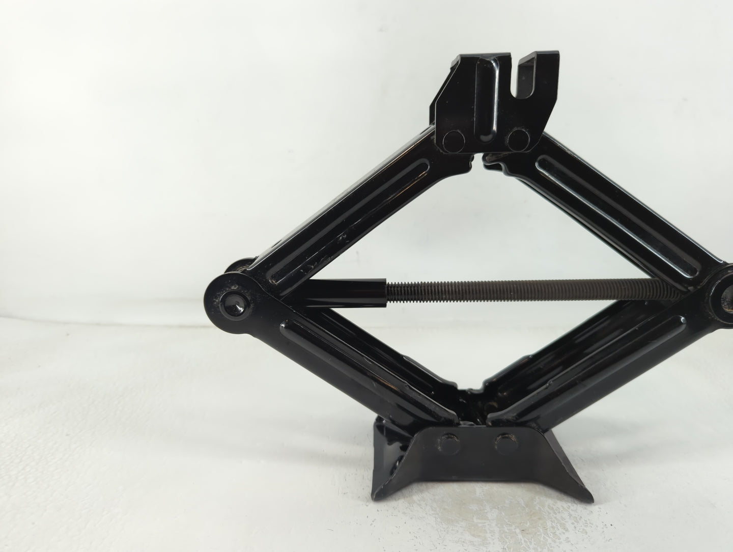 2015 Hyundai Sonata Spare Scissor Car Jack 748746 - Oemusedautoparts1.com