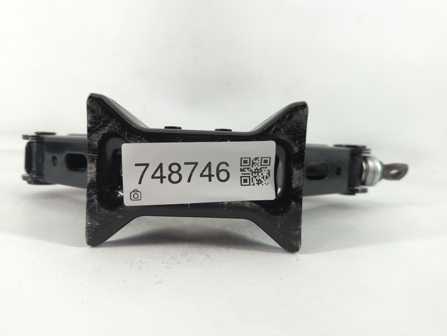2015 Hyundai Sonata Spare Scissor Car Jack 748746 - Oemusedautoparts1.com