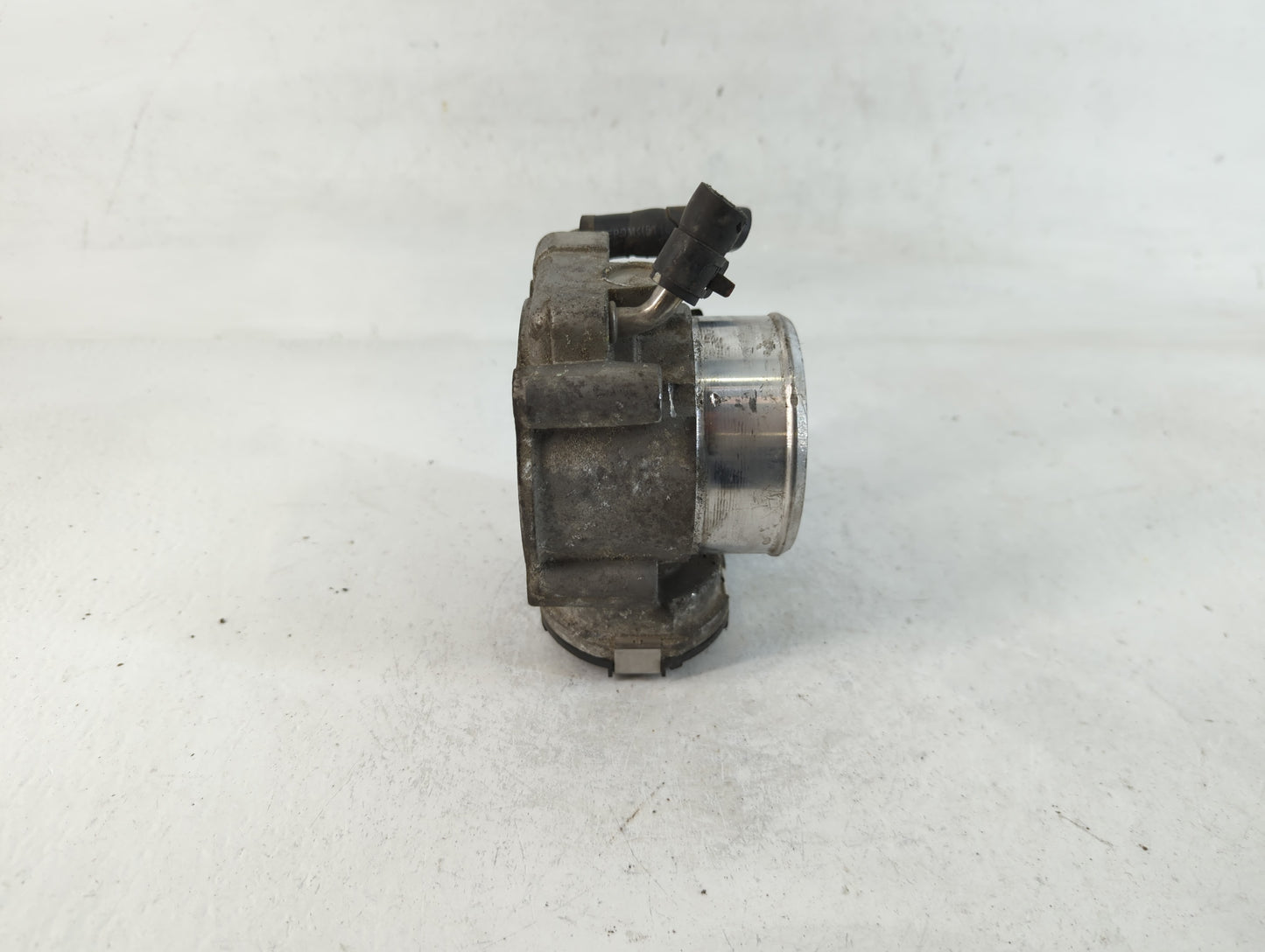 2015-2019 Hyundai Sonata Throttle Body P/N:35100-2G600 Fits Fits 2015 2016 2017 2018 2019 2020 2021 OEM Used Auto Parts - Oe