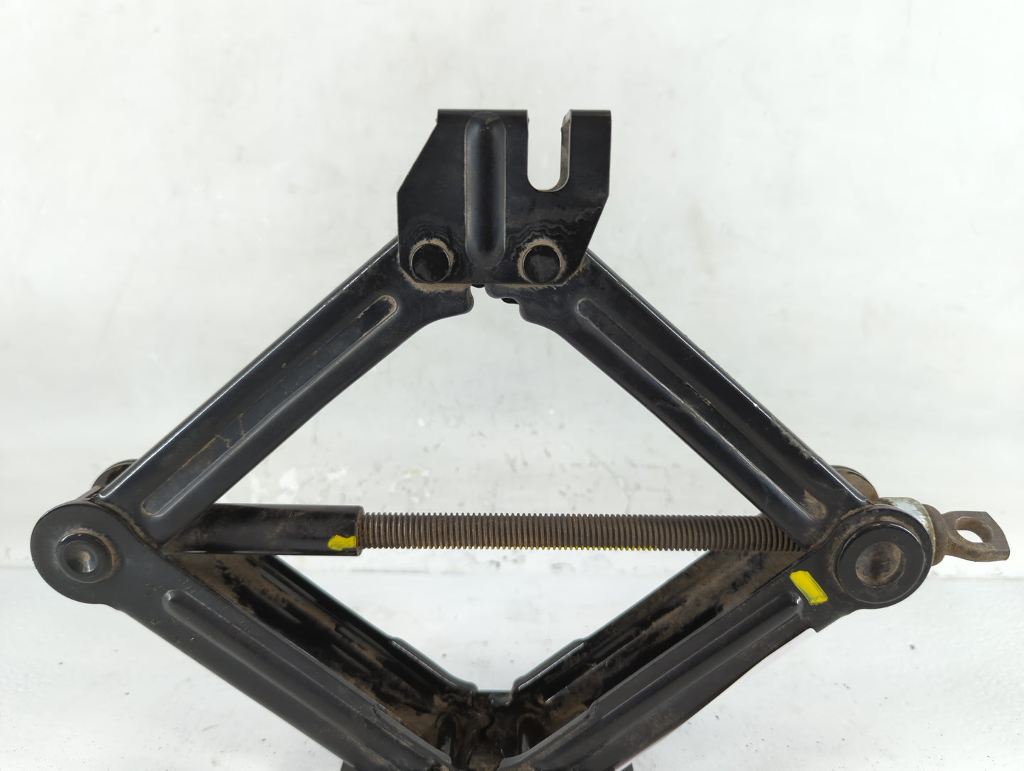 2015 Hyundai Sonata Spare Scissor Car Jack - Oemusedautoparts1.com