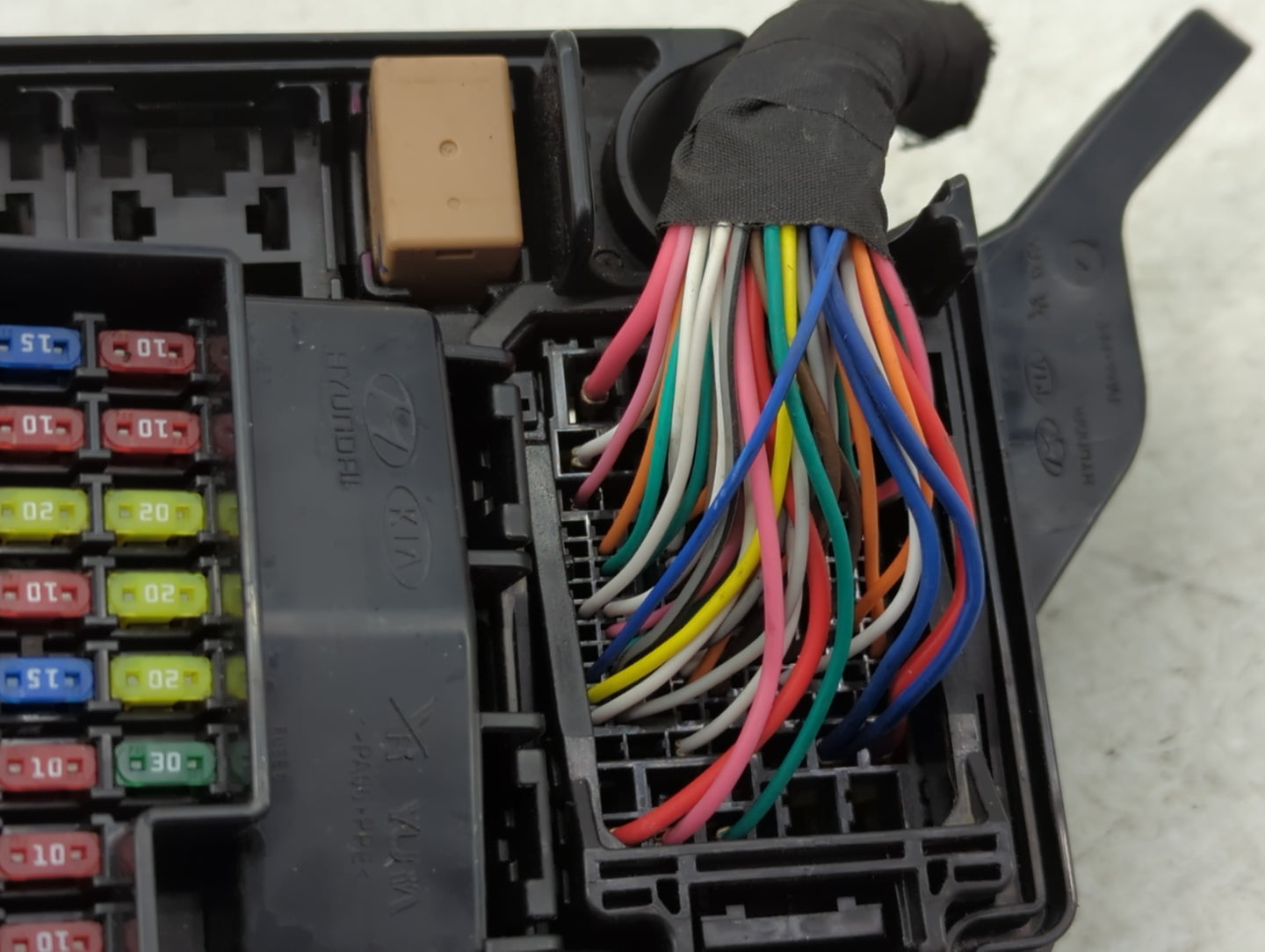 2015 Hyundai Sonata Fusebox Fuse Box Panel Relay Module P/N:VS91200C2020LA Fits OEM Used Auto Parts - Oemusedautoparts1.com