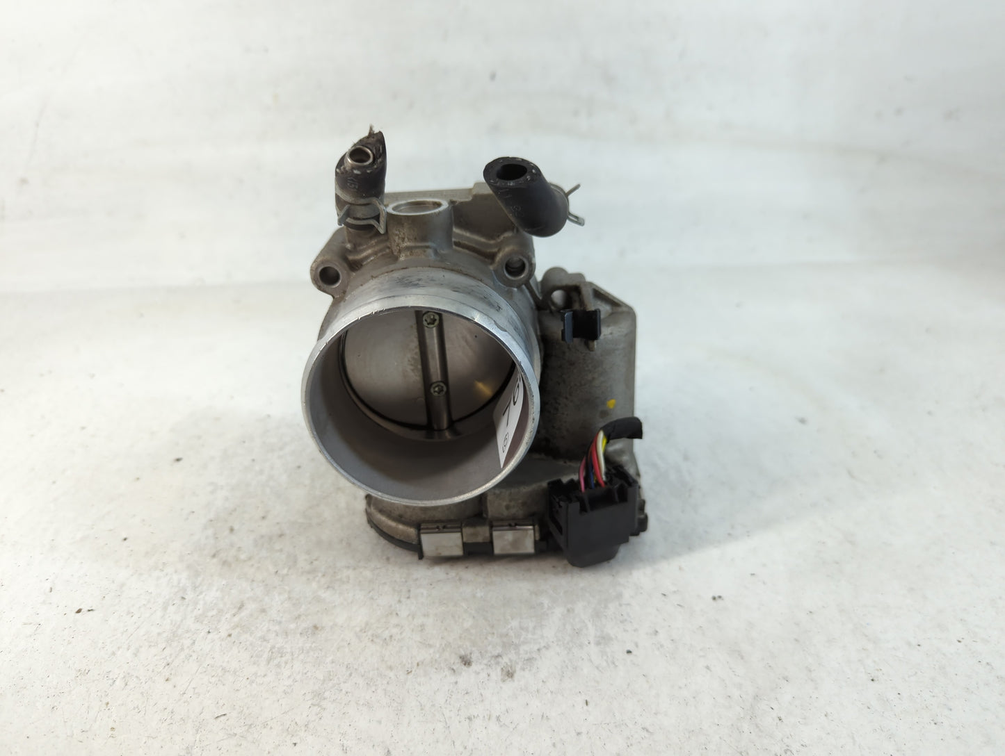 2015-2019 Hyundai Sonata Throttle Body P/N:35100-2G600 Fits Fits 2015 2016 2017 2018 2019 2020 2021 OEM Used Auto Parts - Oe