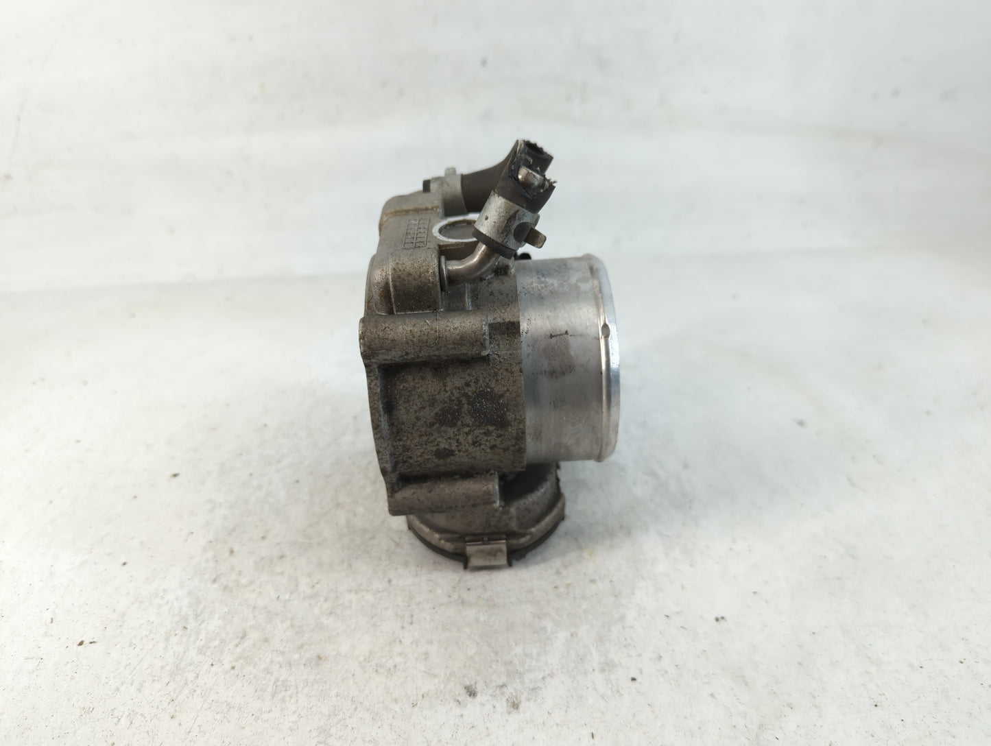 2015-2019 Hyundai Sonata Throttle Body P/N:35100-2G600 Fits Fits 2015 2016 2017 2018 2019 2020 2021 OEM Used Auto Parts - Oe