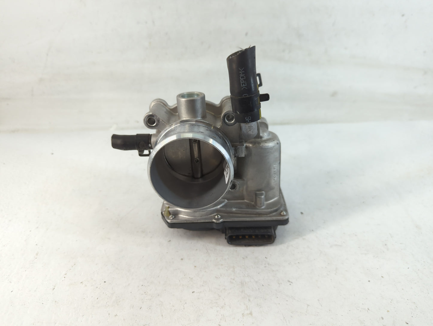 2015-2019 Hyundai Sonata Throttle Body P/N:35100-2B340 Fits Fits 2015 2016 2017 2018 2019 2020 2021 2022 OEM Used Auto Parts